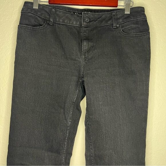 Stylish Gray Women's Jeans - Picture 2 of 5